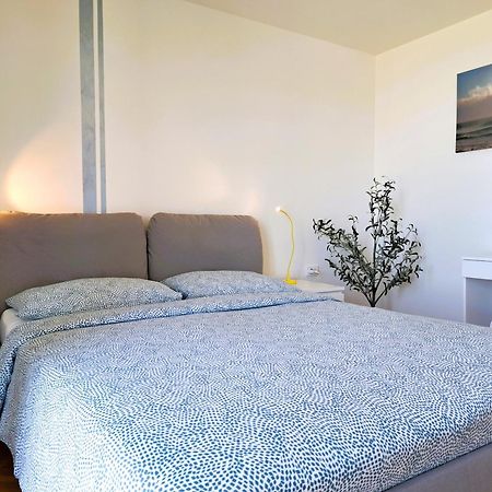 Apartment With A View 로비니 외부 사진