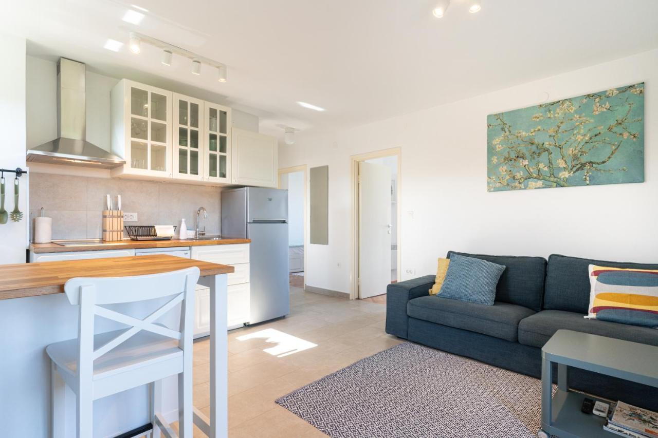 Apartment With A View 로비니 외부 사진