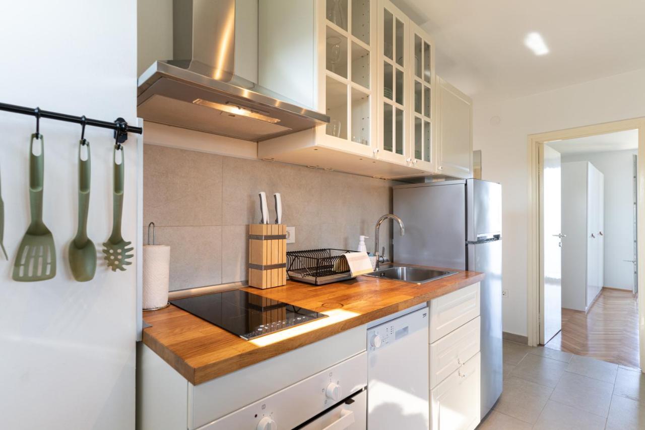 Apartment With A View 로비니 외부 사진