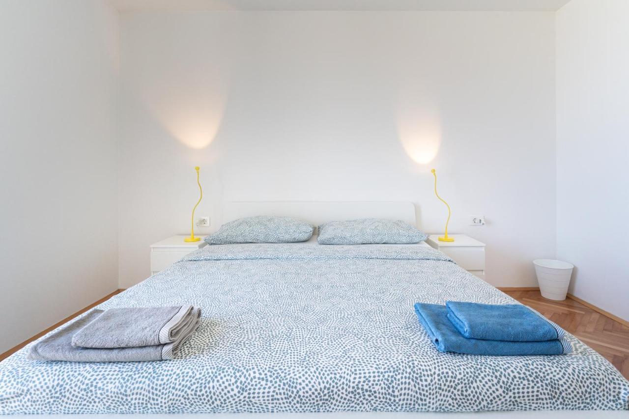 Apartment With A View 로비니 외부 사진