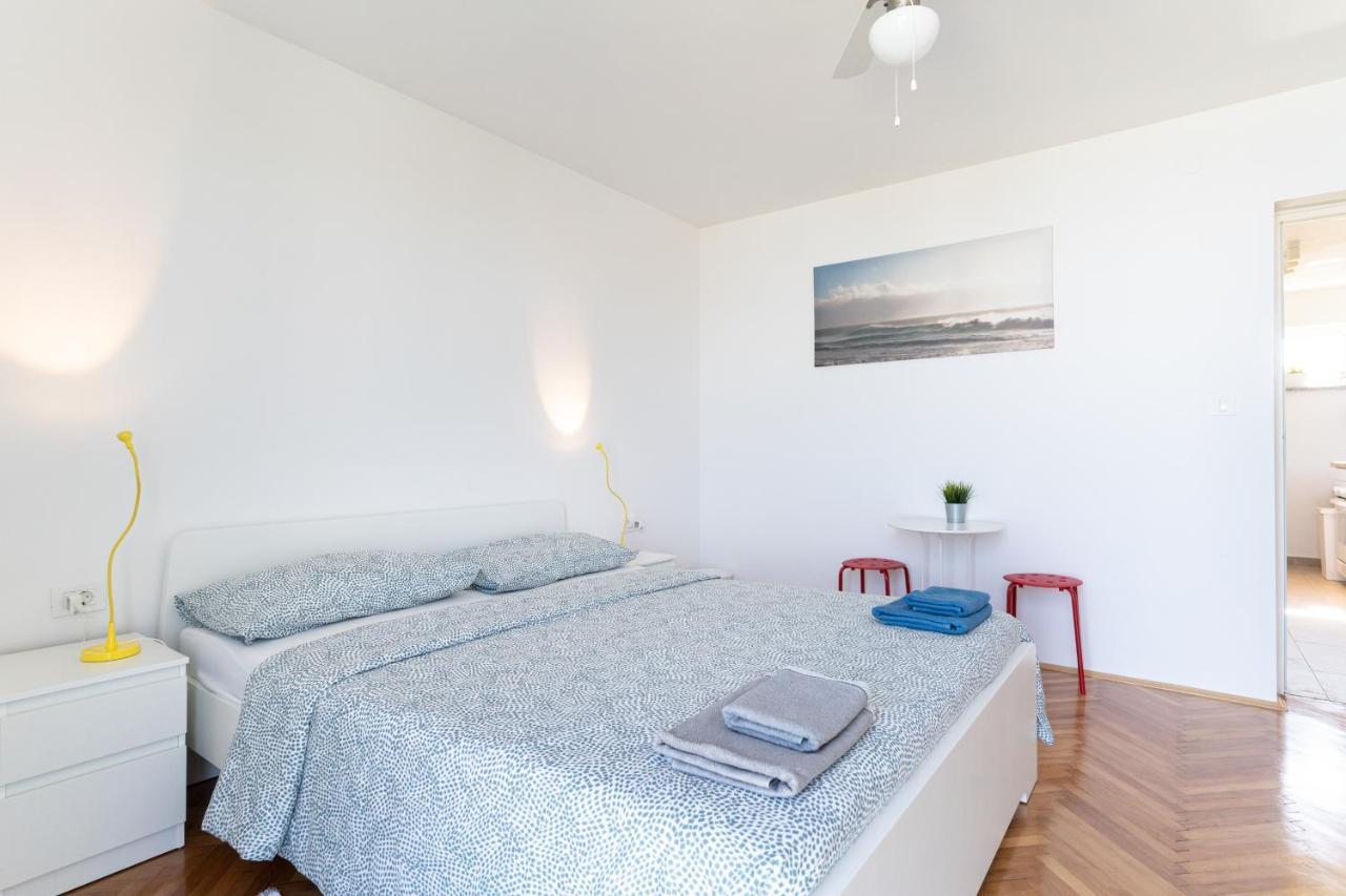 Apartment With A View 로비니 외부 사진