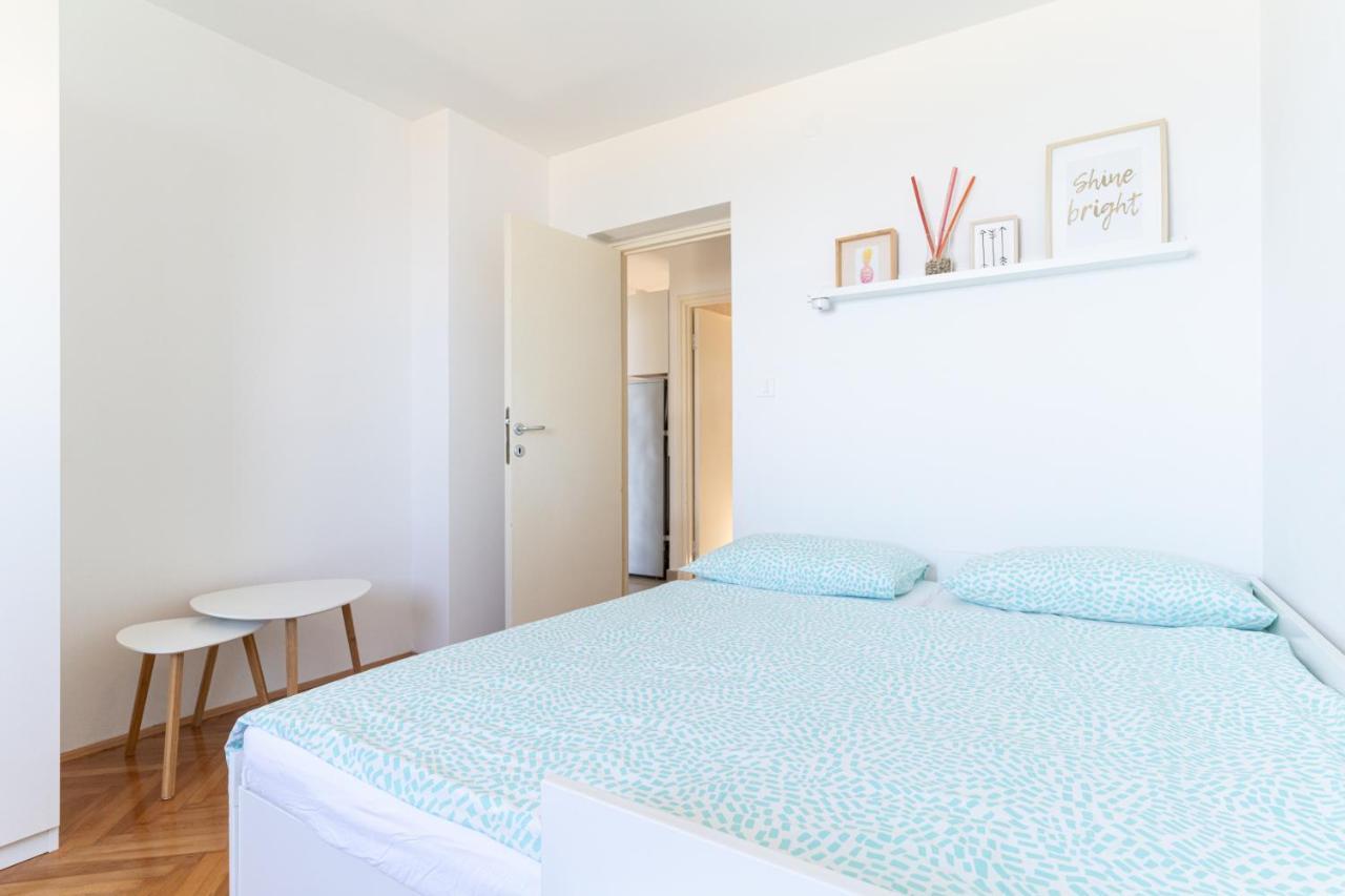 Apartment With A View 로비니 외부 사진
