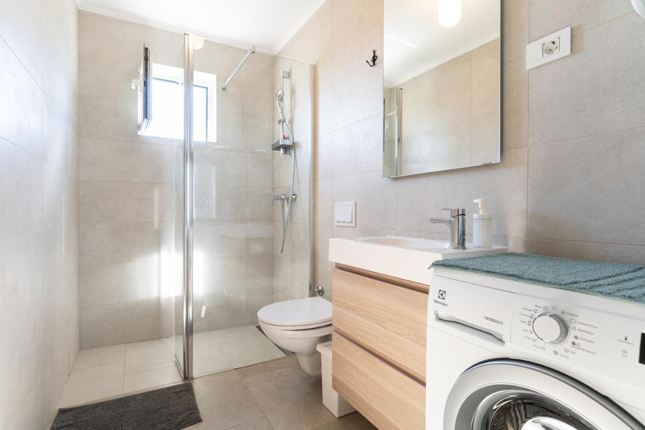 Apartment With A View 로비니 외부 사진