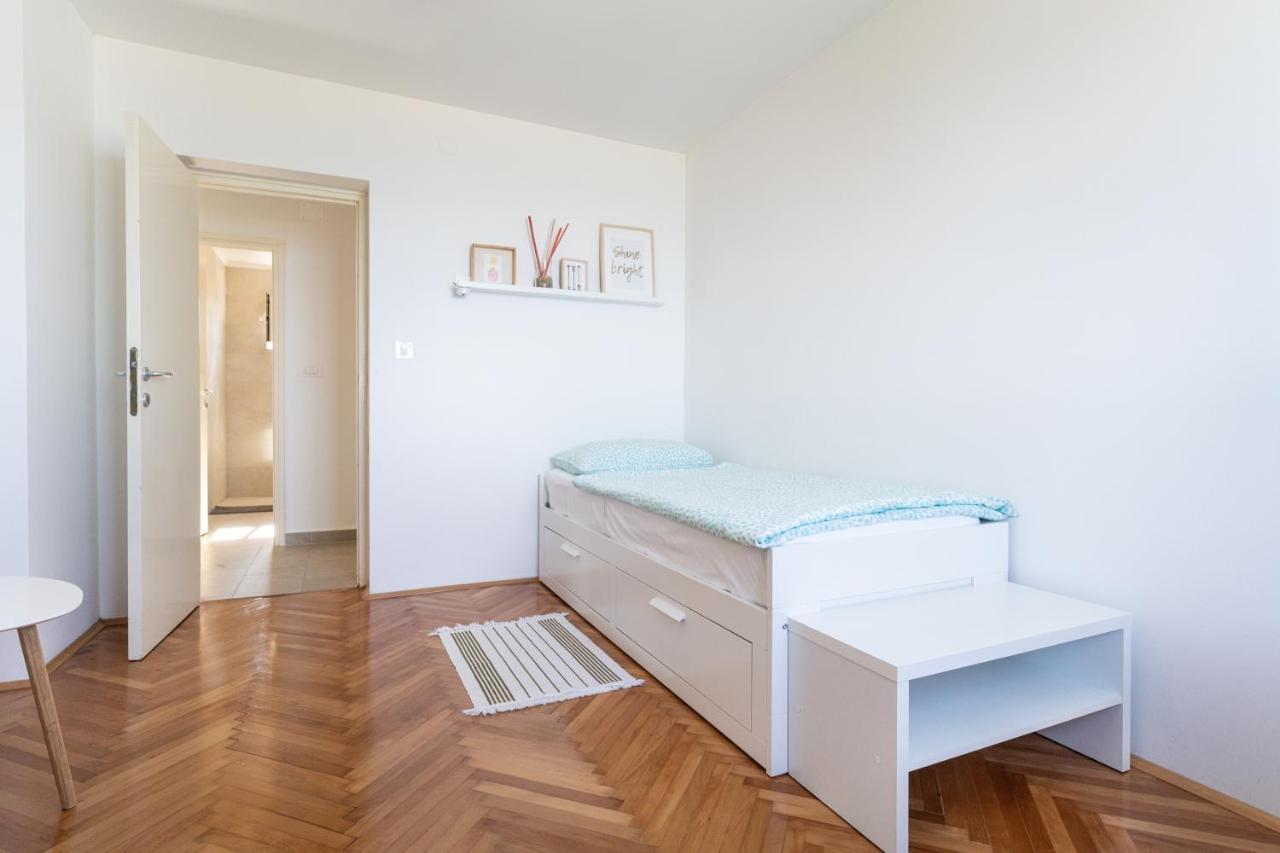 Apartment With A View 로비니 외부 사진