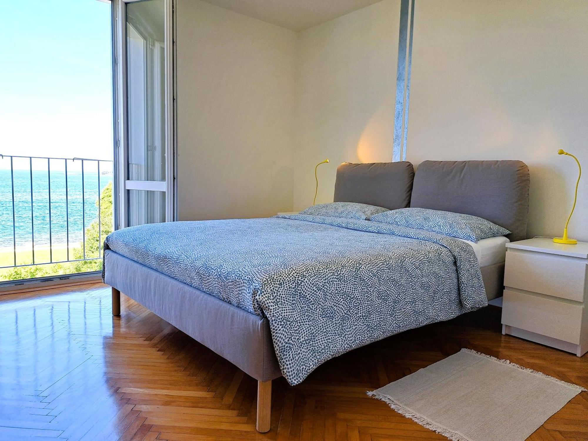 Apartment With A View 로비니 외부 사진